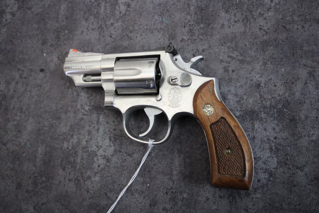 123:   Smith & Wesson Model 66-2 in 357 Mag with 2.5