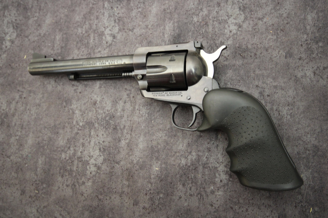 23:  Ruger New Model Blackhawk in 357 Mag / 38 Special with 6.5