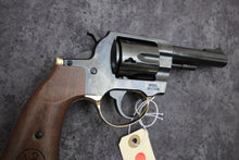 Load image into Gallery viewer, 132:  NIB Henry Model Big Boy Revolver in 357 Mag with 4&quot; Barrel. Wild Wild Westlake
