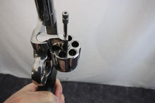 Load image into Gallery viewer, 6:  Colt Python in 357 Mag with 6&quot; Vented Ribbed Barrel.
