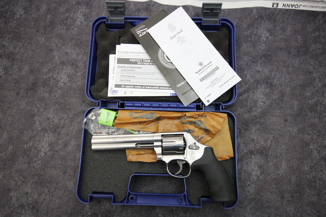 159:  New and Unfired Smith & Wesson Model 686-6 in 357 Mag with 6