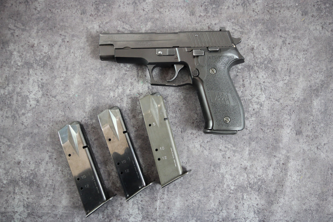 175:  Sig Sauer Model 226 in 40 S&W with 4.4