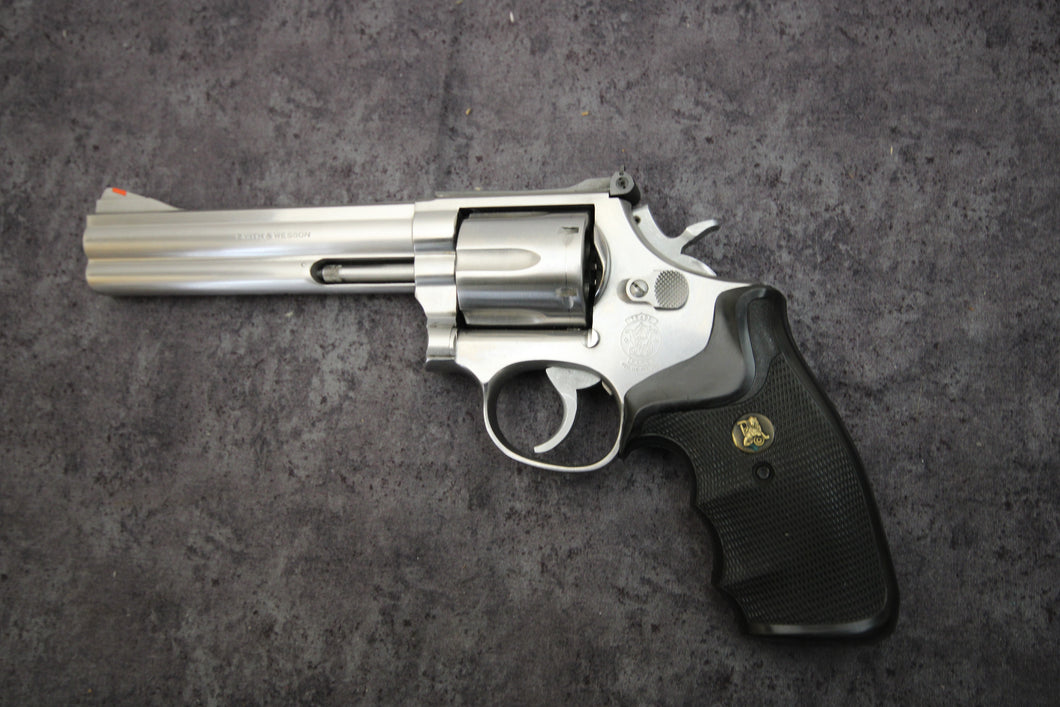 40:   Smith & Wesson Model 686 No-Dash in 357 Mag with 6